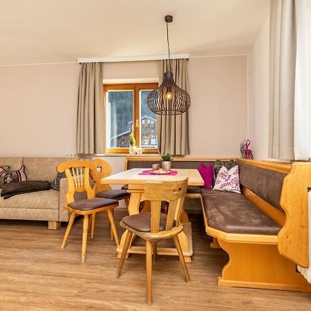 Herzerl-Chalet Appartements Flachau Eksteriør billede