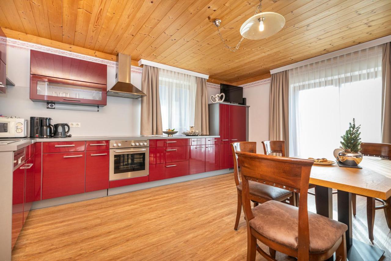 Herzerl-Chalet Appartements Flachau Eksteriør billede
